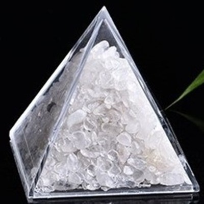 Pyramide Cailloux de Cristal de roche 60mm
