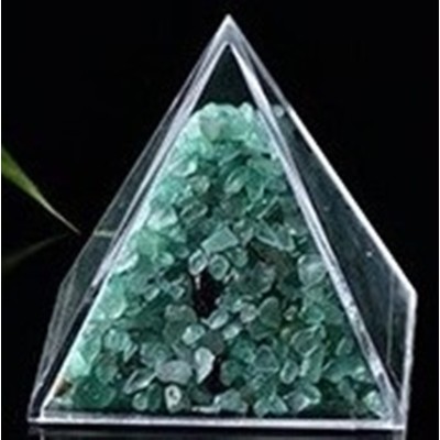 Pyramide Cailloux de Jade vert 60mm