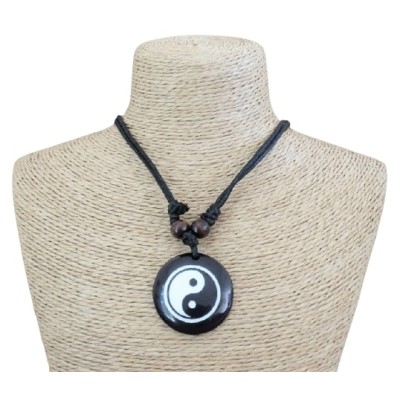 Collier Yin Yang noir et blanc