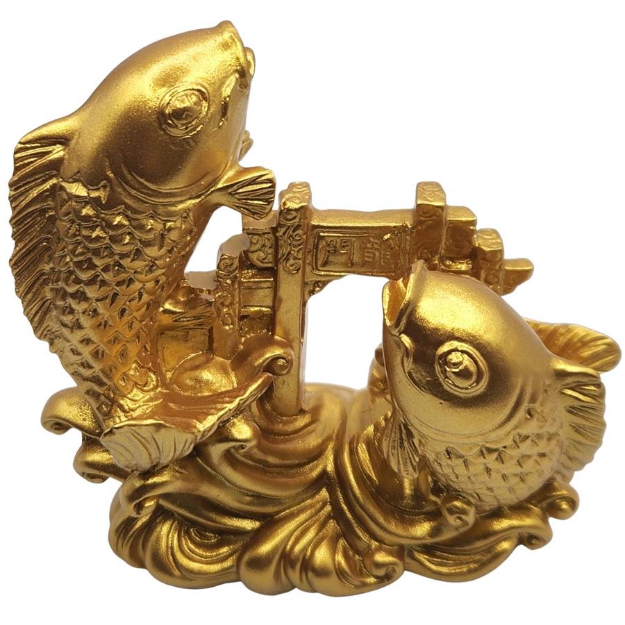 statue poisson carpe passant les portes du dragon doré, vue de haut