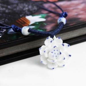 Collier Pendentif Fleur de Lotus bleu