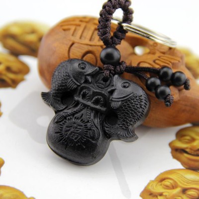 Porte Clés Double Poissons Carpes Koi en Ebène