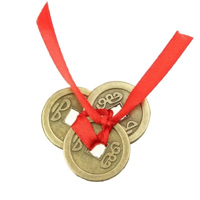3 Pièces de Monnaie avec Ruban rouge – Image 2