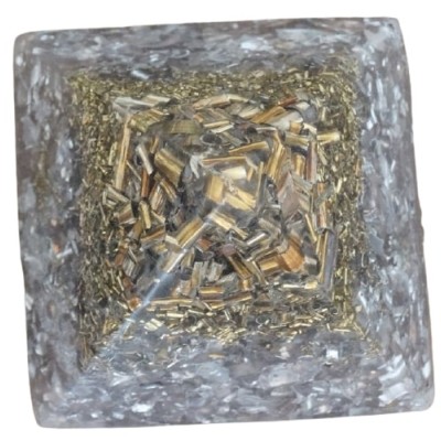 Orgonite Moyenne Pyramide Laiton doré – Image 2