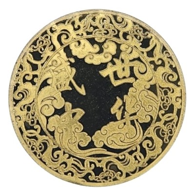 Amulette dorée Paysage Asiatique – Image 2