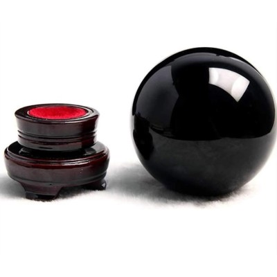 Boule Obsidienne noire 100mm sur support rouge – Image 3