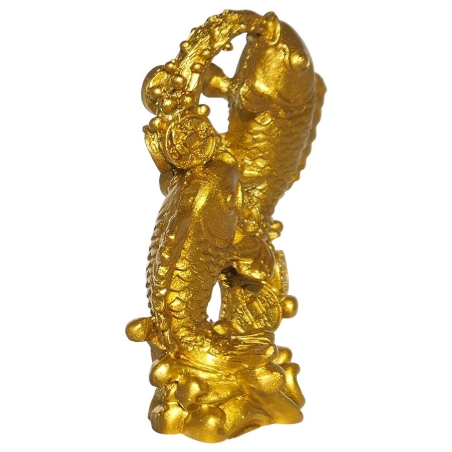 statue poissons Carpes passant la porte du Dragon avec pièces dorées