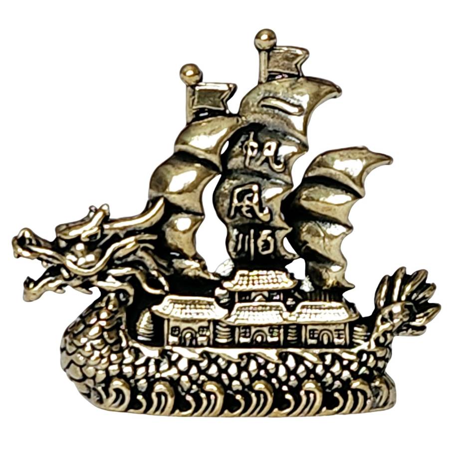 Statue Bateau Dragon Feng Shui en laiton – vue de face