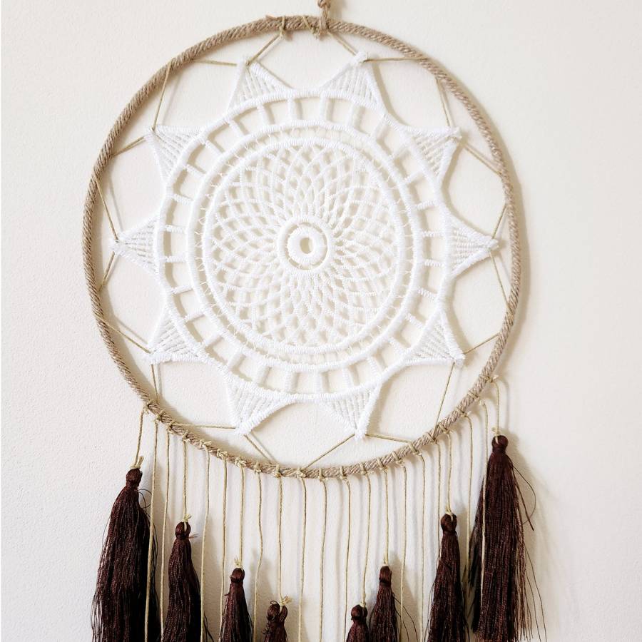 détail tissage blanc attrape-rêves terre de sienne Feng Shui