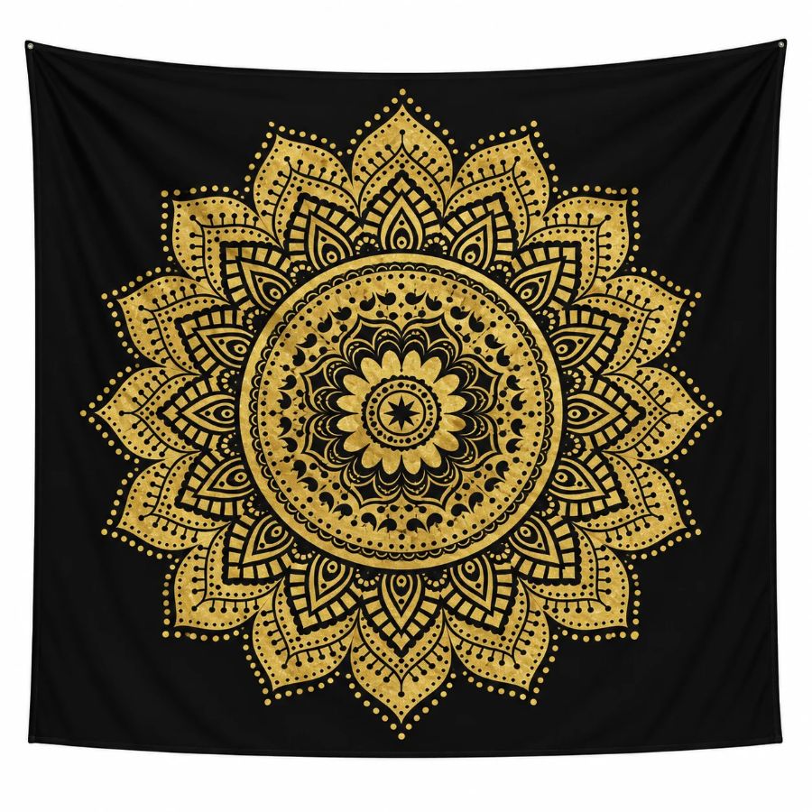 Tenture noire avec un grand mandala ocre doré centré